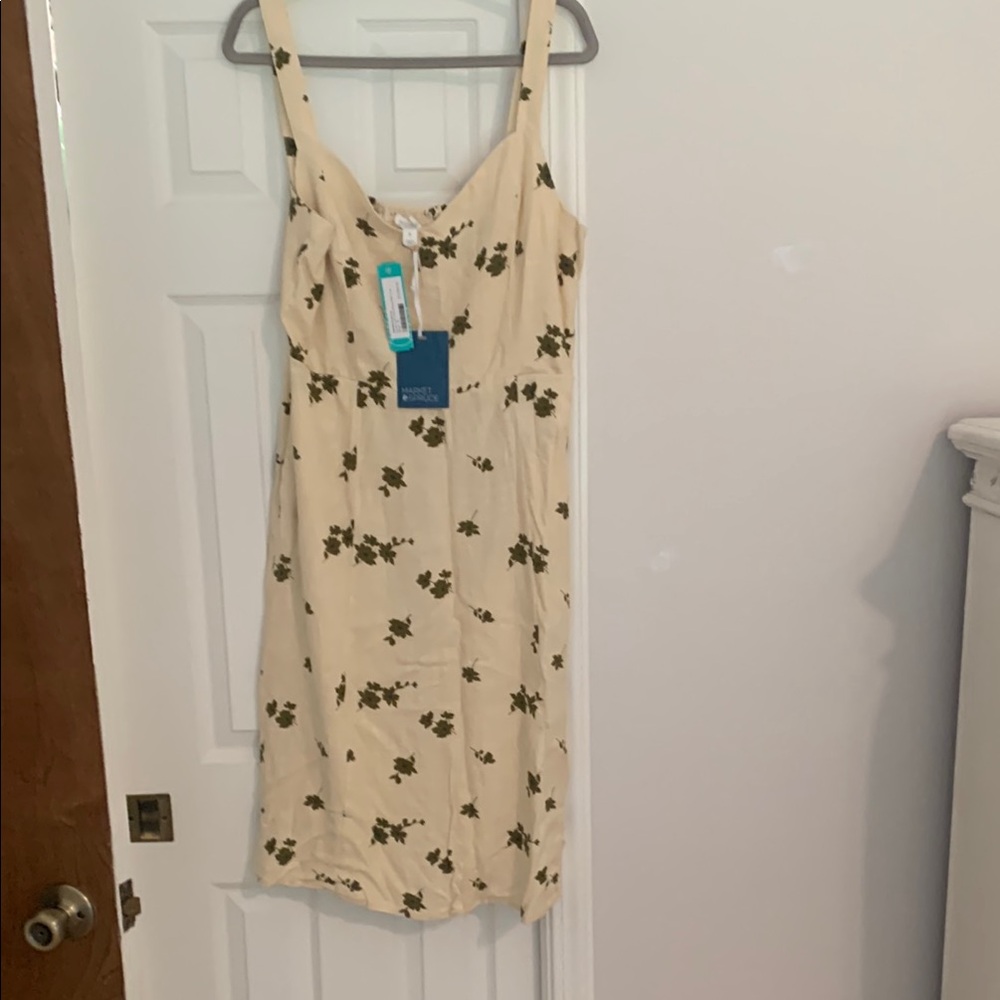 Market & Spruce Beige Dress with Green Floral Design NWT